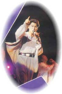 concertpic3b.JPG (11926 bytes)
