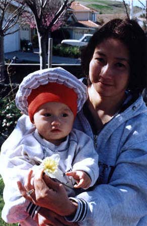 013-akane_and_mom_outside