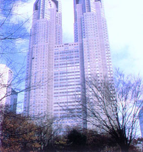 shinjuku-1.JPG (38558 bytes)