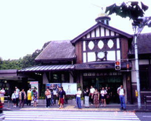 tokyo29.JPG (28796 bytes)