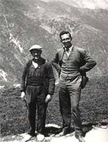 Joan Coromines amb un personatge enquestat per a la recollida de materials toponmics(1936).