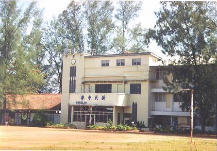 building.jpg (38481 bytes)
