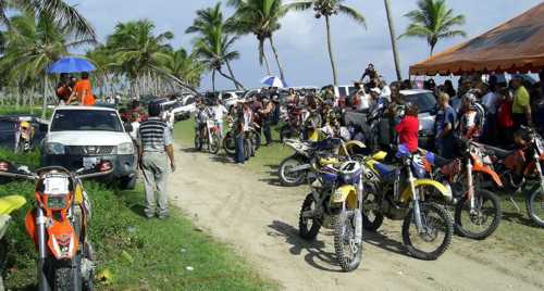 Ambiente motocicl�stico en Cabo Enga�o