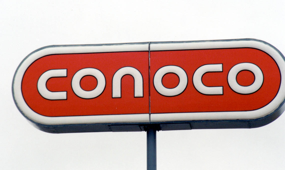 This place doesn't sell gas anymore.