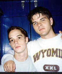 andre e Guinho meu primo torto :)