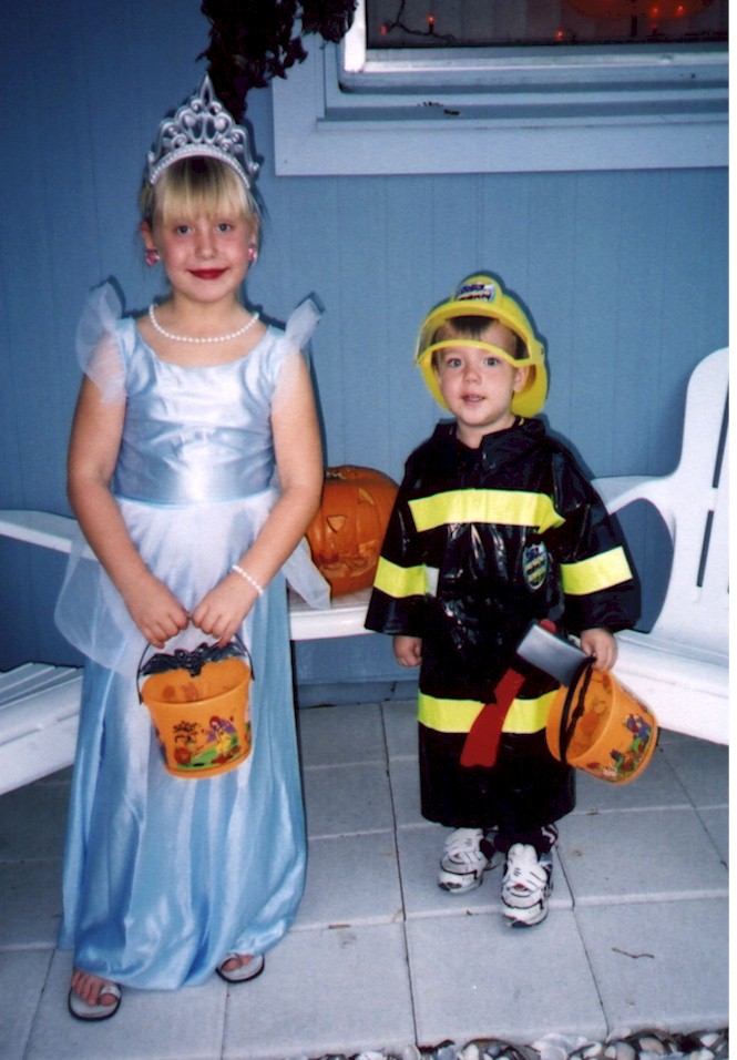 CinderellaFireman.jpg (138945 bytes)