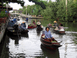 morning floating market at Thaka