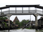 scene along the canal from Thaka