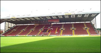 Arnold Laver Stand (South Stand)  in 2001