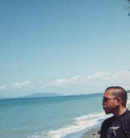 staringatthebeach.jpg (6231 bytes)