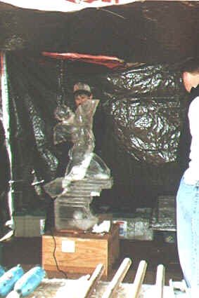 Sculpturer on the Mall (30828 bytes)