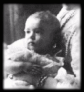 The empress with her new son, the heir Alexei, August 1904