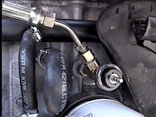 oiladaptor.JPG (46939 bytes)
