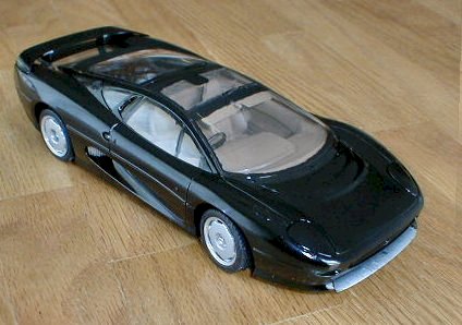 jag02.jpg (30195 bytes)