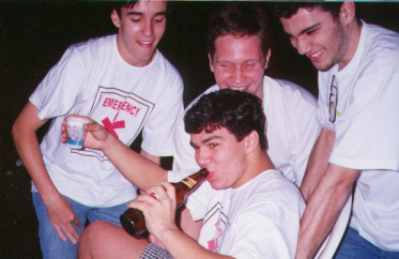 Diogo, Eduardo B, Eduardo G e Pablo. Vo fazer a cadeira levitar?...