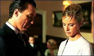 Steve Owen (Martin Kemp)