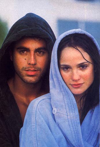 Enrique and Inés after filming a scene in the ocean.