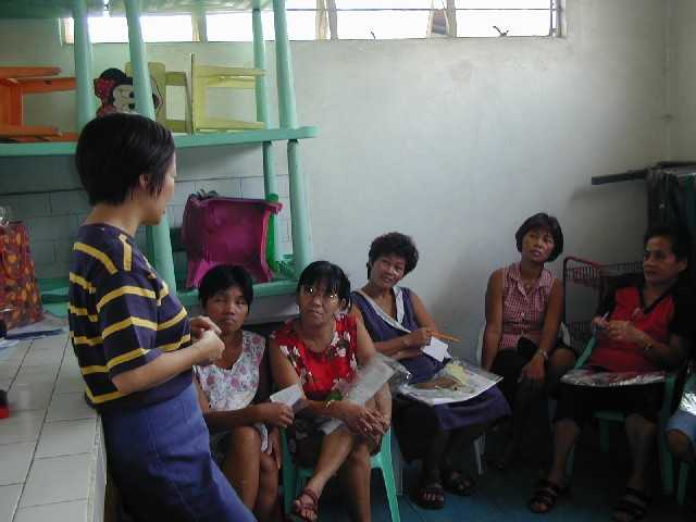 UHF President Carissa Singson conducting a mothers' class.