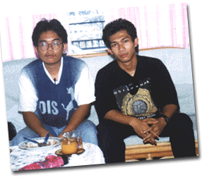 slash_2.gif (42551 bytes)