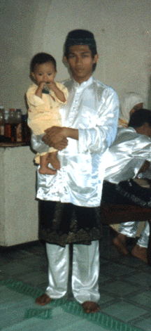 slash_7.gif (73236 bytes)