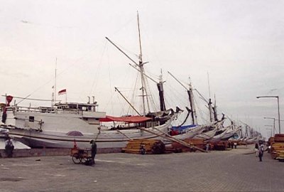 Makassar schooners at Sunda Kelapa