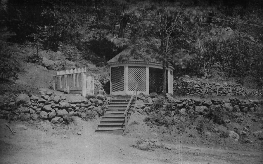 /user/springhouse150dpi.jpg