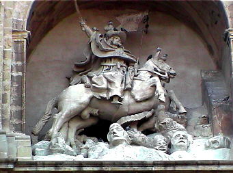 Portada de la iglesia de Santiago el Real de Logroo.