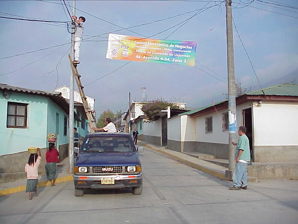 Preparándose para la gran inauguración del Centro de Negocios Electrónicos