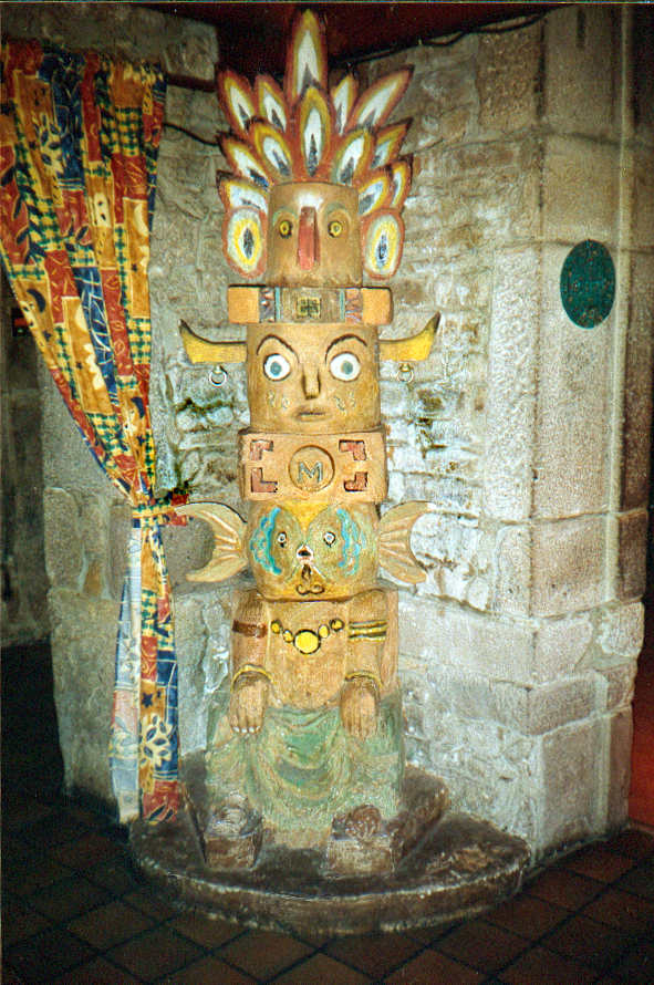 Totem 2,70 M ralis pour le Mtropole Bar (St Etienne - France) Juillet 1995