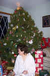 Cathy_and_Tree.jpg (27957 bytes)