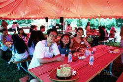 Jiangning & family