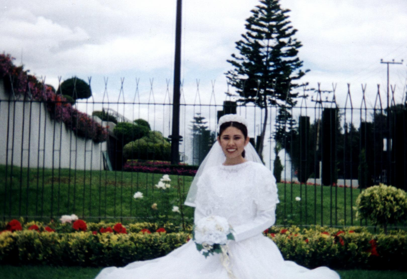 Maribel en los jardines del Templo