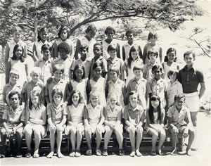 Picture of 1970's class at SGS
