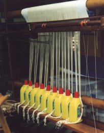 tyeing bottles at same height