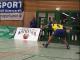 Lars Weienberger rollt den Ball ein...