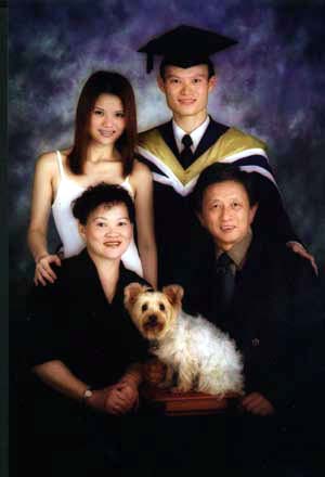 grad_m_fam_02.jpg (28585 bytes)