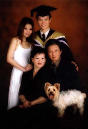 grad_m_fam_04.jpg (28585 bytes)