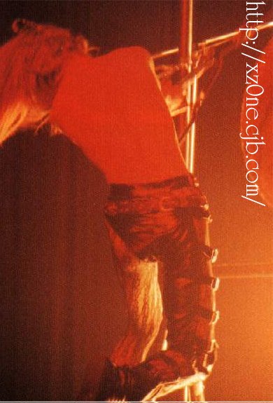 Yoshiki faints...