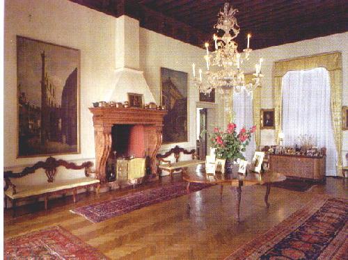 salone2.jpg (42491 byte)