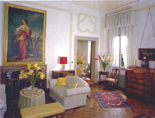 salotto2.jpg (34775 byte)
