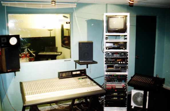 estudio01.JPG (22502 bytes)
