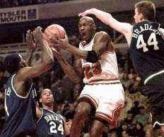 'In the air' (basketball theme)