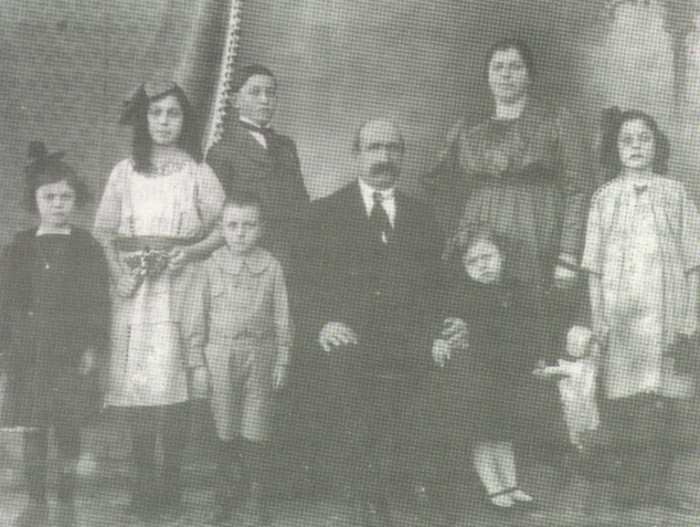 fam_fontana.jpg (155183 bytes)