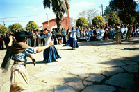 folk.jpg (49890 bytes)