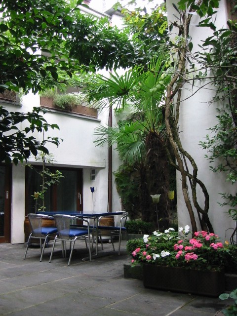 Eingangsbereich, Sicht vom Innenhof aus