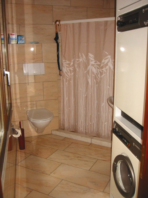 Marmorbadezimmer OG