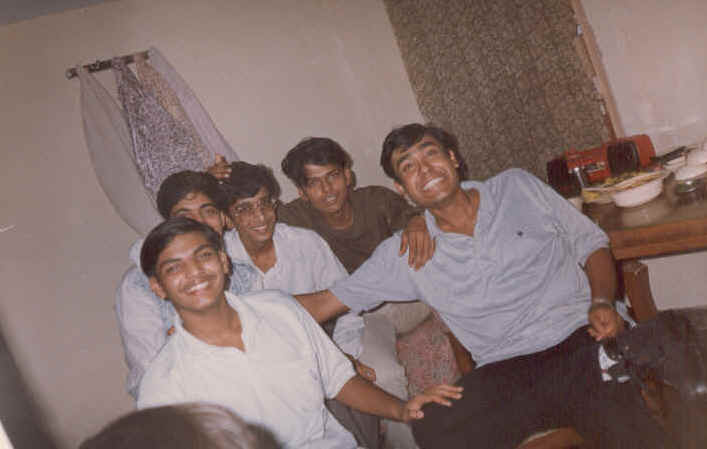 Friends.jpg (29227 bytes)