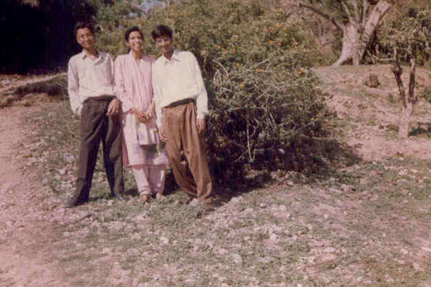 WeThree.jpg (47960 bytes)