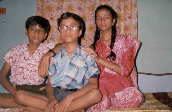 WeThree2.jpg (40346 bytes)
