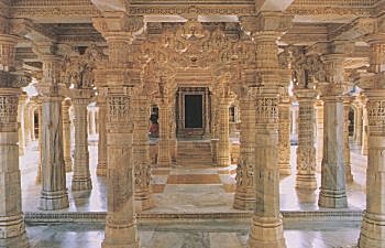 The entrance of Luna Vasahi Temple